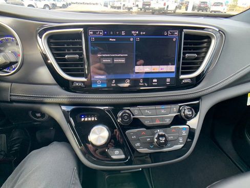 New 2026 Chrysler Pacifica Select w/ S Appearance Package image 20