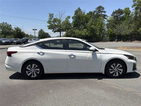 Used 2023 Nissan Altima 2.5 S FWD image 25