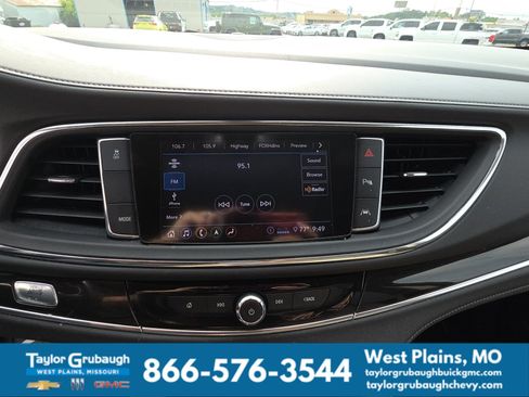 Used 2021 Buick Enclave Premium w/ Sun and Sites Package FWD image 10