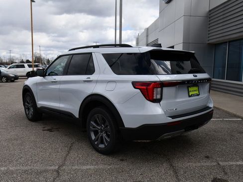 Used 2026 Ford Explorer Active w/ Active Comfort Package image 4