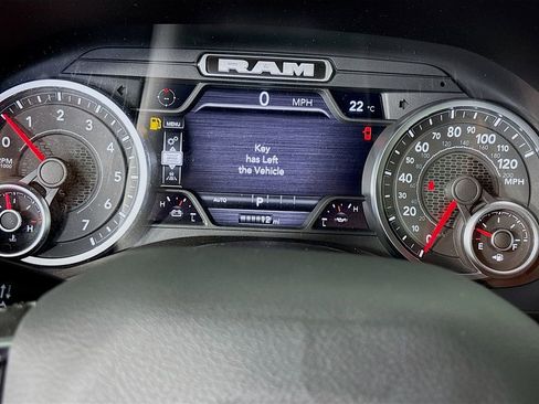 New 2026 RAM 1500 4x4 Crew Cab image 13