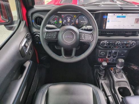 Used 2025 Jeep Wrangler Unlimited Rubicon 4xe AWD/4WD image 16