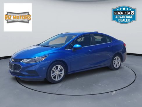 Used 2018 Chevrolet Cruze LT FWD image 1