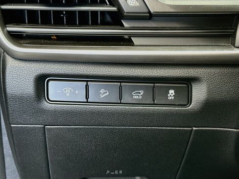 Used 2025 Kia Telluride S FWD image 16