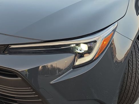 Used 2025 Toyota Corolla XLE image 30
