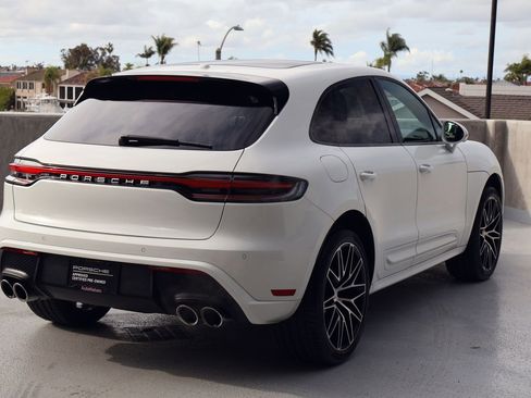 Certified 2023 Porsche Macan image 9