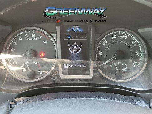 Used 2018 Toyota Tacoma TRD Sport w/ Technology Package image 7