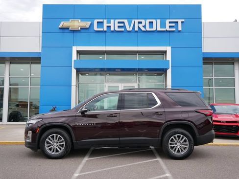 Used 2023 Chevrolet Traverse LT AWD/4WD image 4