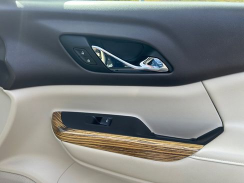 Used 2017 GMC Acadia Denali w/ LPO, Cargo Package image 31