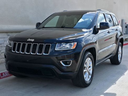 Used 2014 Jeep Grand Cherokee Laredo w/ Security & Convenience Group image 8