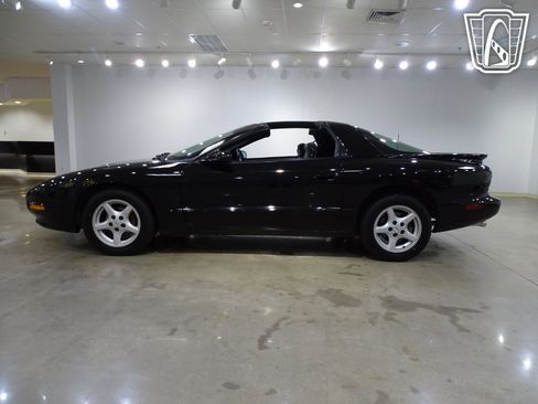 Used 1995 Pontiac Firebird Coupe image 32