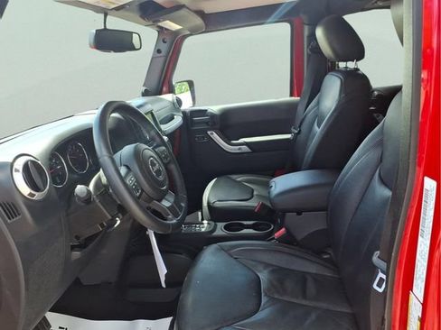 Used 2013 Jeep Wrangler Unlimited Sahara w/ Connectivity Group AWD/4WD image 11