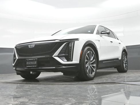 Certified 2024 Cadillac Lyriq Sport AWD/4WD image 24