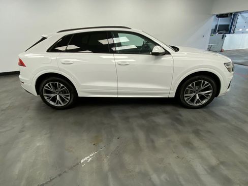 Used 2022 Audi Q8 Premium AWD/4WD image 6