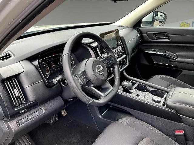Certified 2024 Nissan Pathfinder SV w/ Cargo Package AWD/4WD image 8