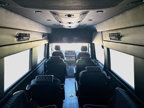Used 2022 Mercedes-Benz Sprinter 3500 image 25
