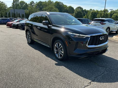 Used 2023 INFINITI QX60 Luxe w/ Cargo Package FWD image 5