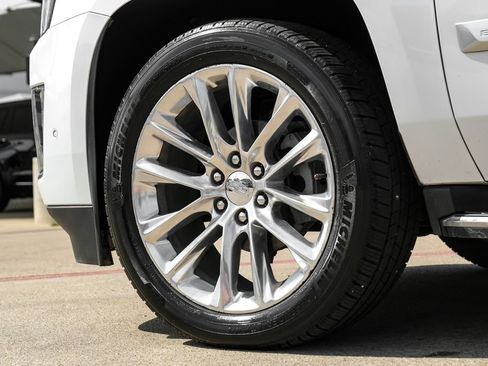 Used 2019 Cadillac Escalade ESV Premium Luxury RWD image 64