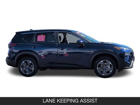 Certified 2025 Nissan Rogue SV FWD image 6