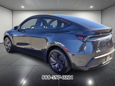 Used 2026 Tesla Model Y Long Range image 5