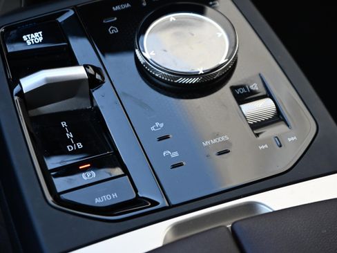 Certified 2025 BMW iX xDrive50 image 18