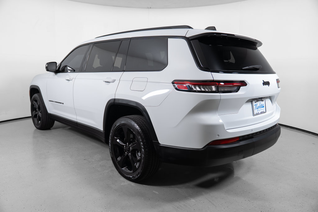 Used 2023 Jeep Grand Cherokee L Laredo RWD image 12