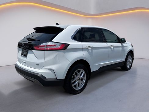 Used 2024 Ford Edge SEL AWD/4WD image 3
