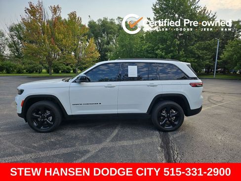 Used 2023 Jeep Grand Cherokee Altitude AWD/4WD image 1