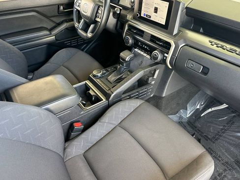 Used 2025 Toyota Tacoma SR5 AWD/4WD image 16