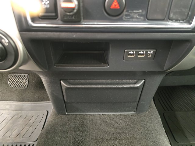 Used 2019 Nissan Titan SV AWD/4WD image 25