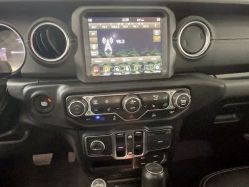 Used 2023 Jeep Wrangler Unlimited Sahara w/ Cold Weather Group AWD/4WD image 29