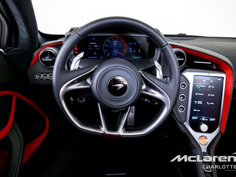 Used 2026 McLaren 750S Spider RWD image 15