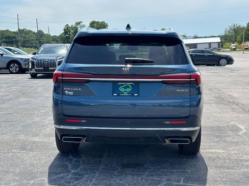 Used 2025 Buick Enclave Preferred FWD image 4