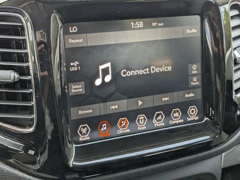Used 2018 Jeep Compass Limited w/ Safe & Security Group FWD image 16