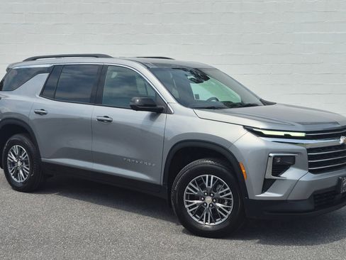 New 2025 Chevrolet Traverse LT w/ Driver Confidence Package image 29