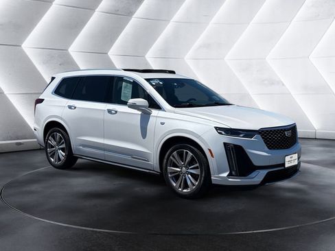 Certified 2024 Cadillac XT6 Premium Luxury FWD image 7