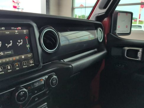 Used 2023 Jeep Wrangler Unlimited Sahara AWD/4WD image 38