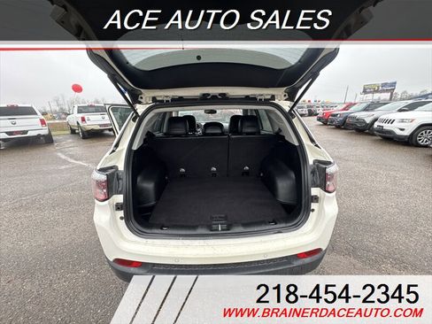 Used 2018 Jeep Compass Latitude w/ Popular Equipment Group AWD/4WD image 11