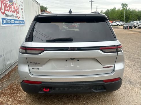 Used 2022 Jeep Grand Cherokee Trailhawk image 4