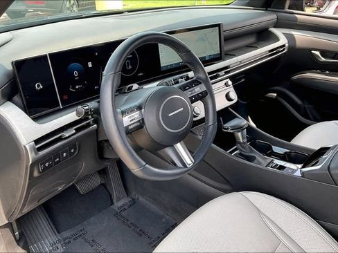 Used 2025 Hyundai Santa Cruz Limited AWD/4WD image 13