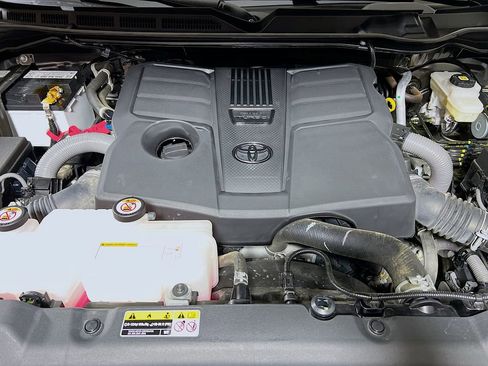 Certified 2025 Toyota Tundra Limited AWD/4WD image 27