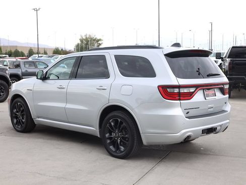 Used 2023 Dodge Durango R/T w/ Blacktop Package AWD/4WD image 4