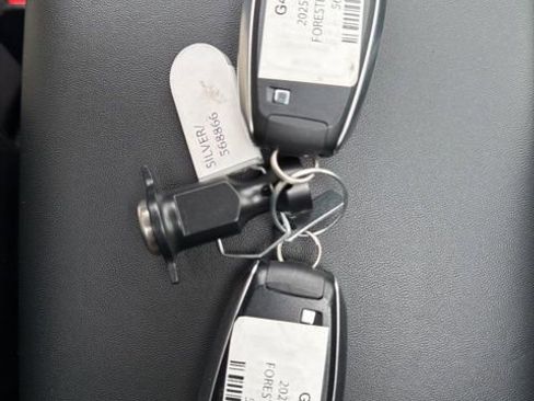 Used 2025 Subaru Forester Premium image 27