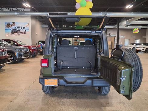Used 2022 Jeep Wrangler Sport AWD/4WD image 12