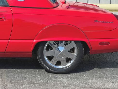 Used 2002 Ford Thunderbird image 18