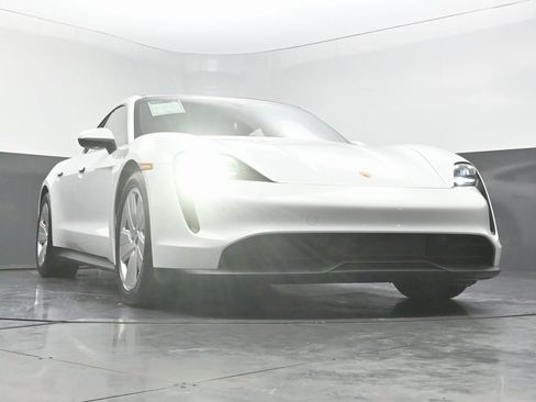 Used 2022 Porsche Taycan image 50