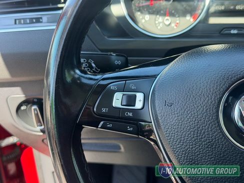 Used 2018 Volkswagen Tiguan SE w/ Panoramic Sunroof Package AWD/4WD image 23