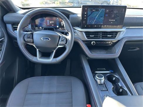 Used 2025 Ford Explorer ST-Line image 6