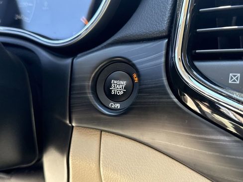 Used 2022 Jeep Grand Cherokee Laredo E w/ Security & Convenience Group image 18