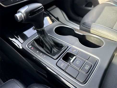 Used 2019 Kia Sorento SX image 22